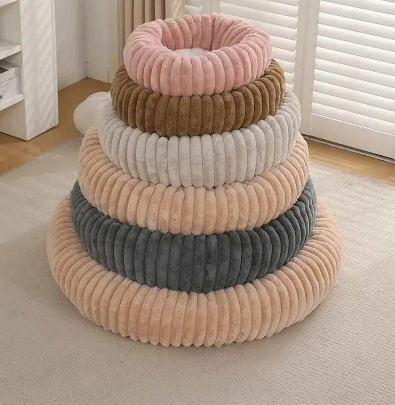Round pet bed color and size presentation